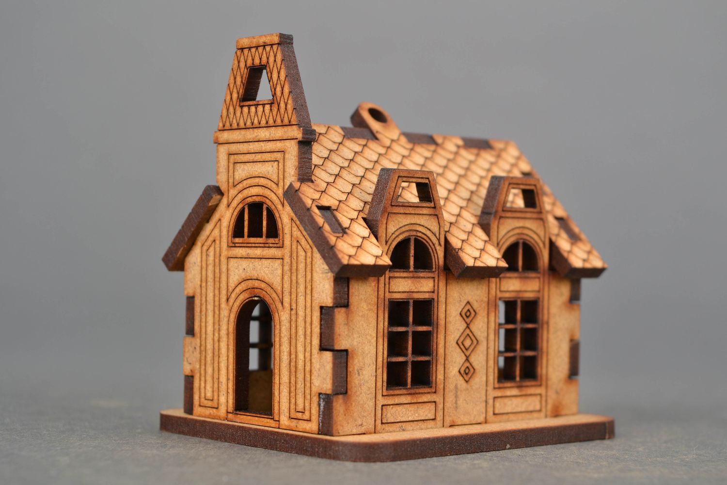 Wooden doll house for painting photo 1