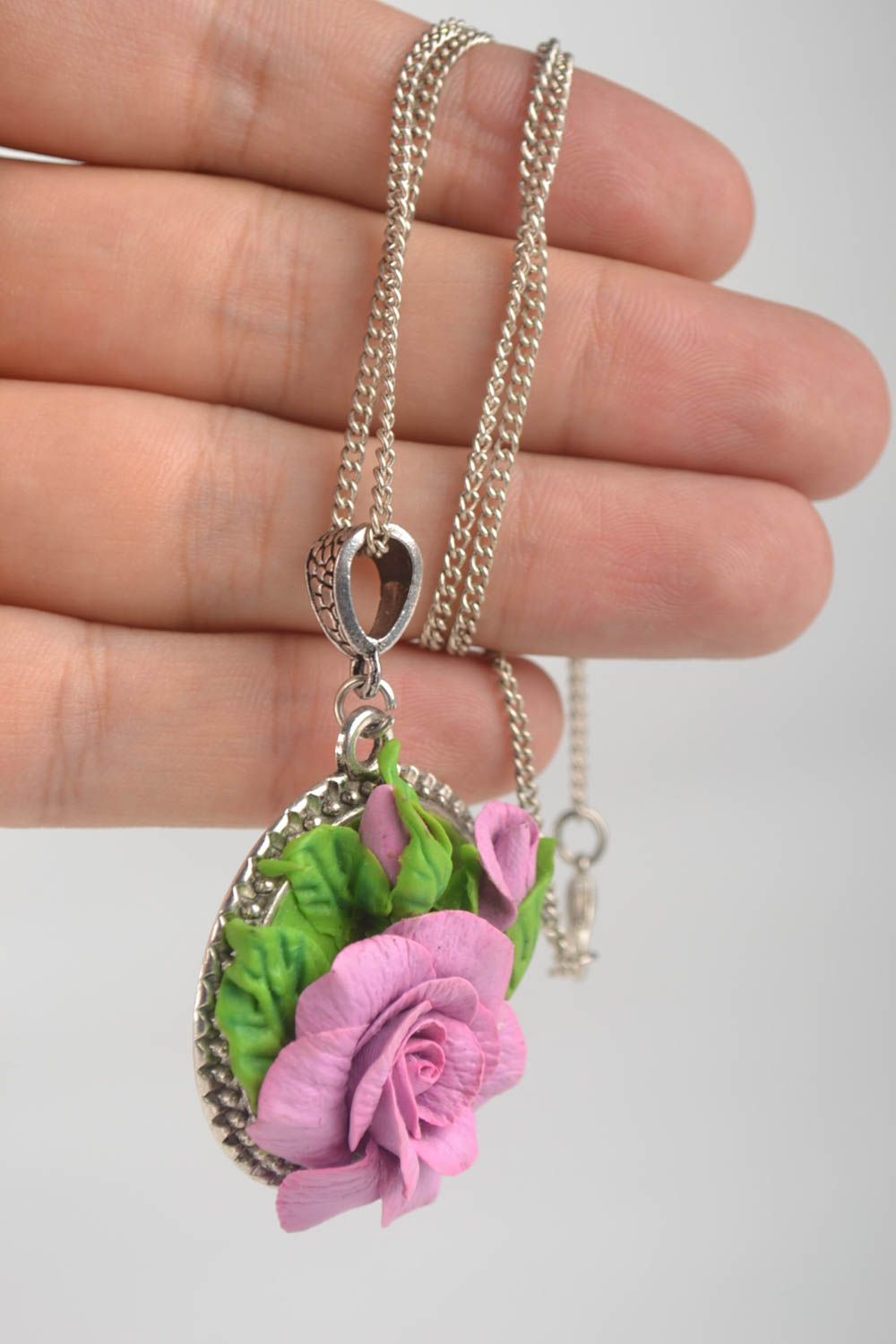 Pendentif fleur rose Bijou fait main porcelaine froide sur chaîne Cadeau femme photo 3