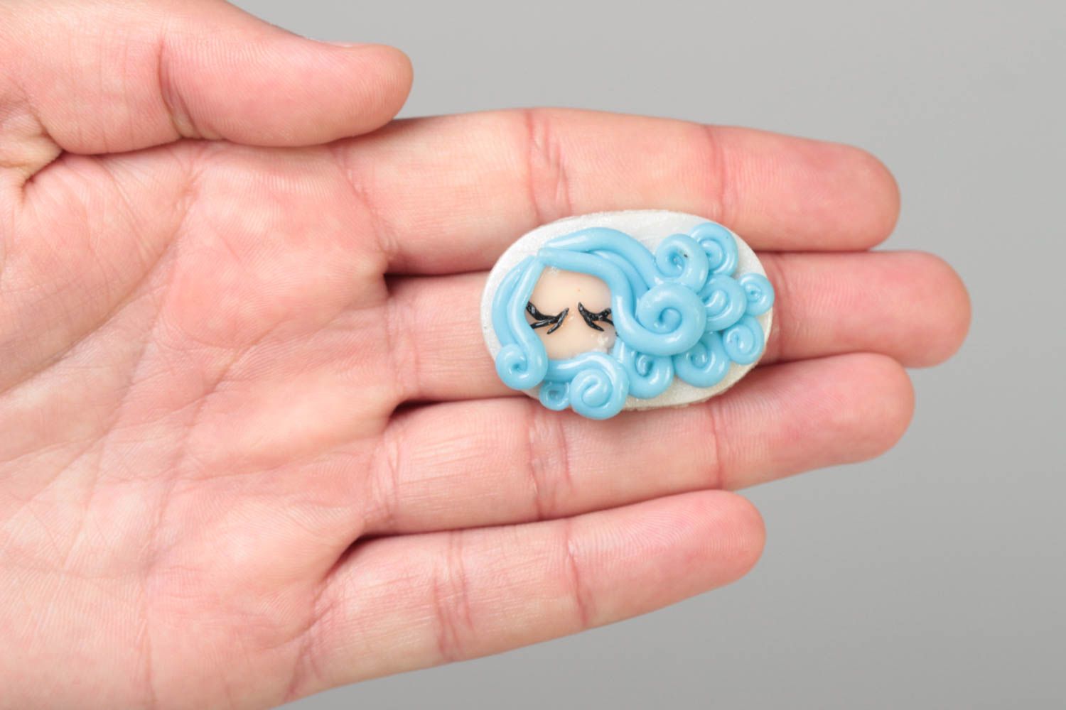 Handmade Meerjungfrau Brosche aus Polymerton voluminös in Blau klein für Dame foto 5