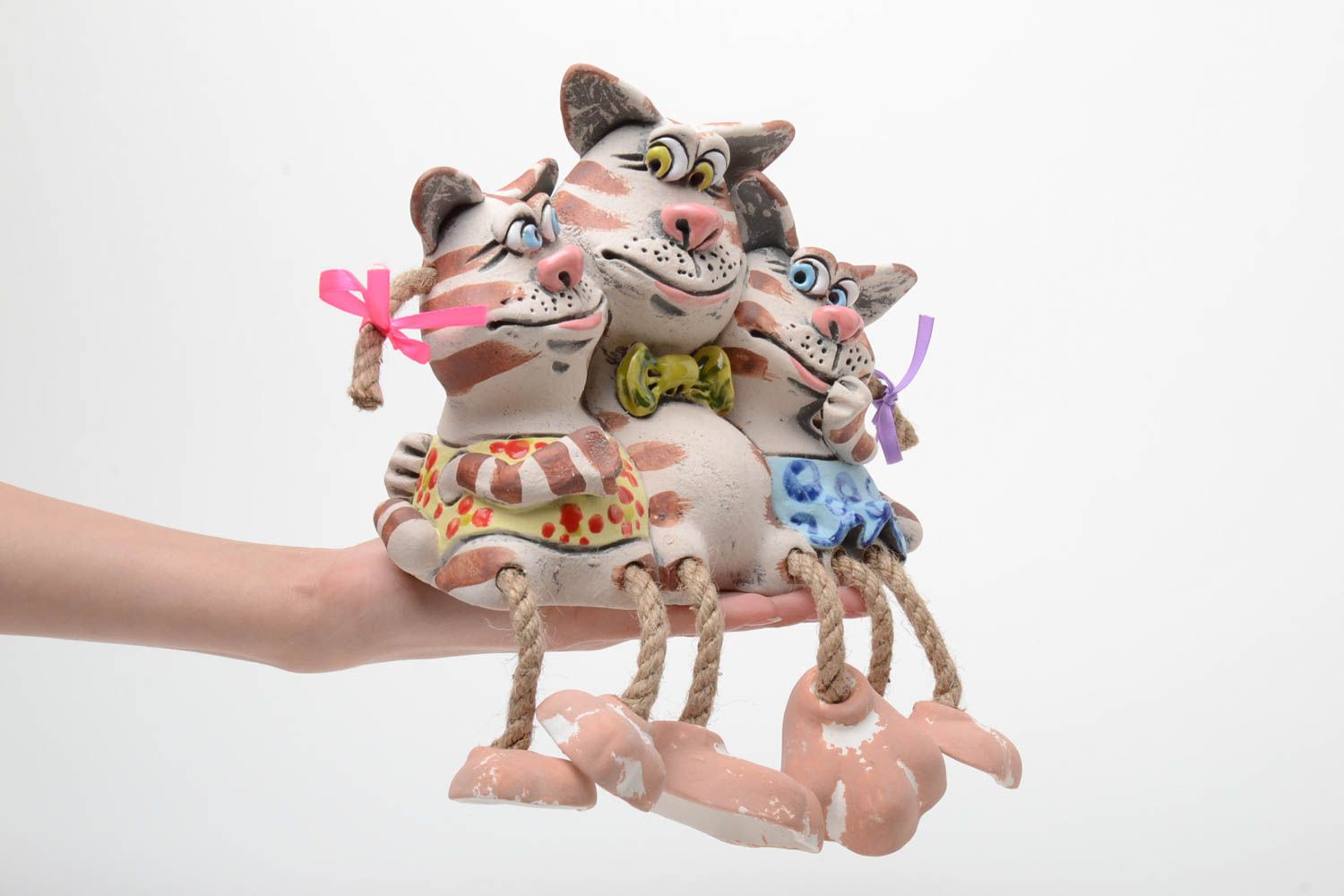 Tirelire d'argile faite main grande peinte en forme de trois chats décoration photo 5