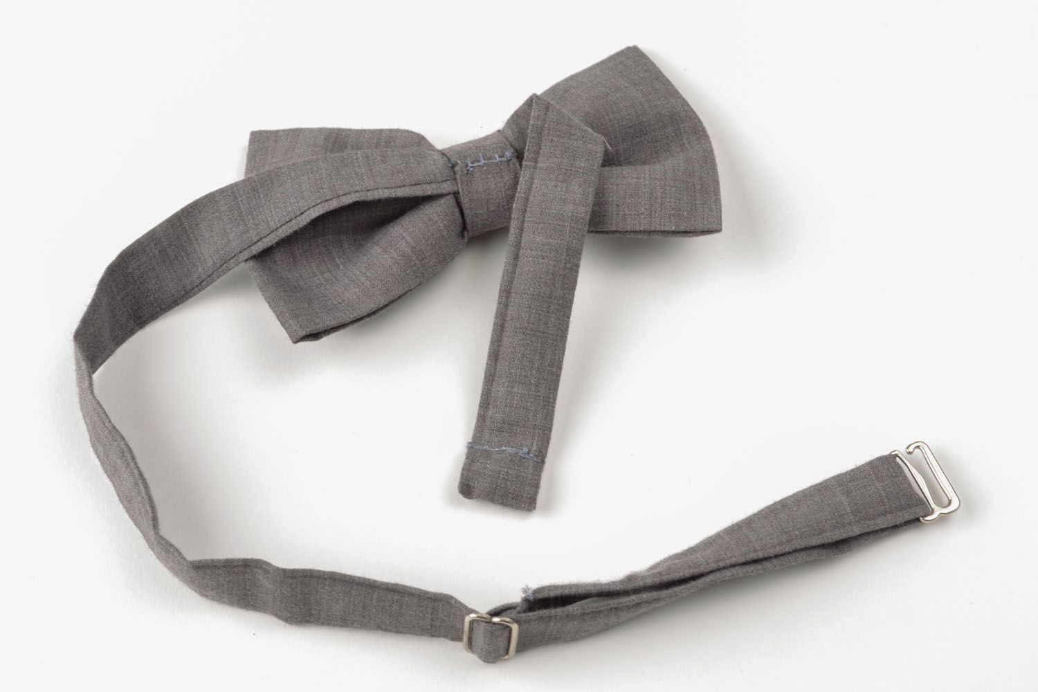Серый галстук-бабочка фото 5