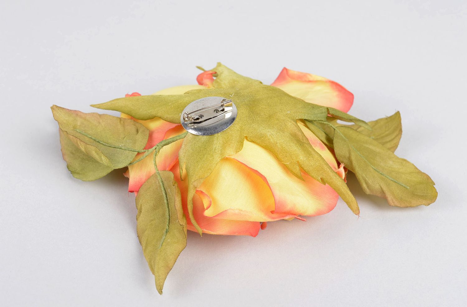 Broche fleur orange faite main Bijou tissu soie Idée cadeau femme design photo 3