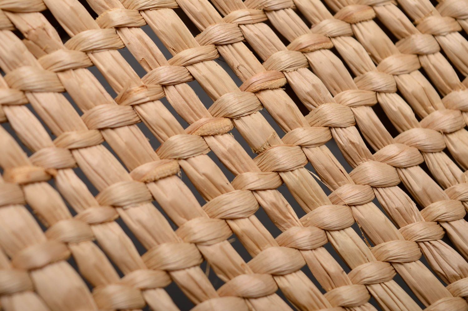 Reedmace woven linen basket photo 3