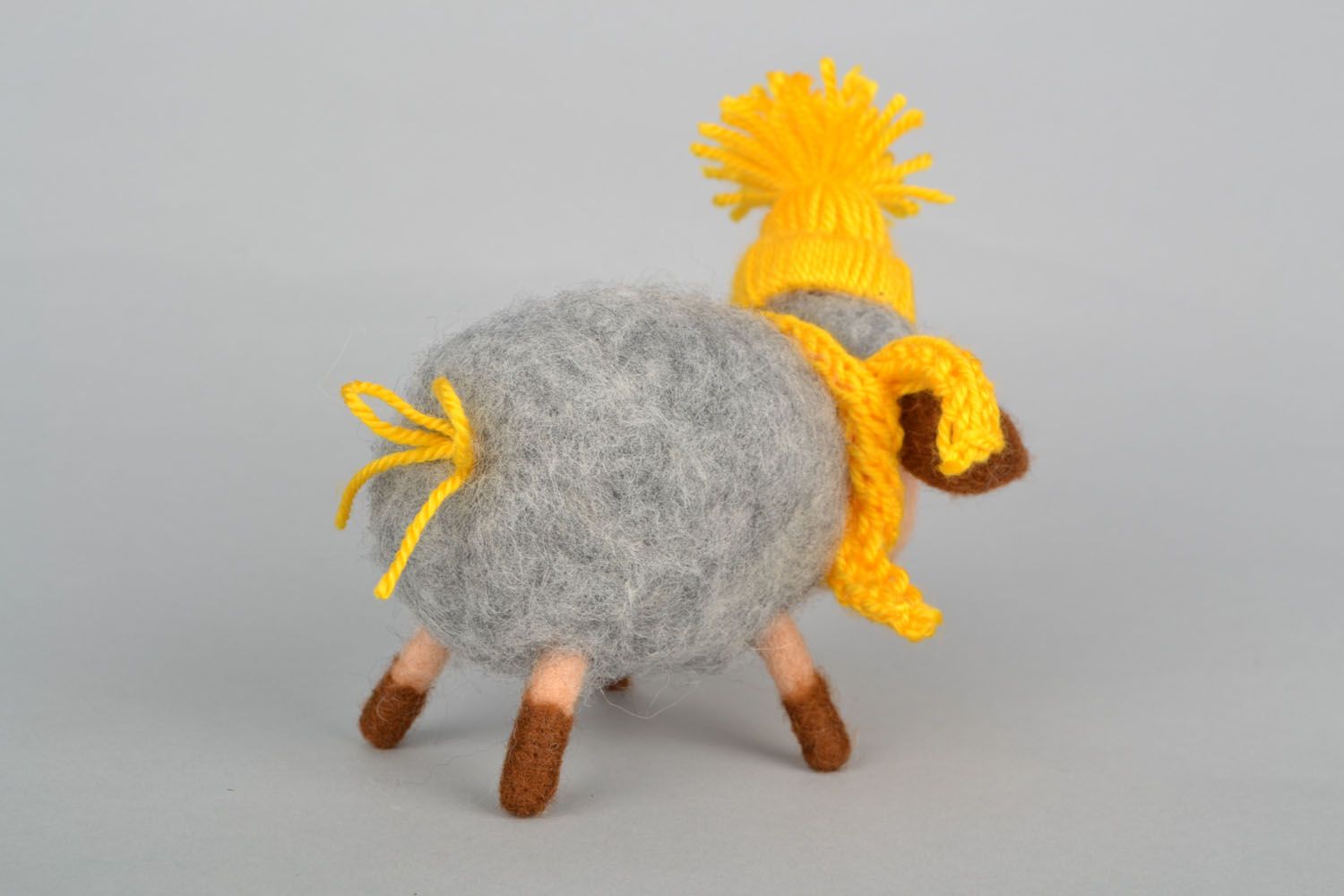 Brinquedo macio artesanal ovelha  foto 5