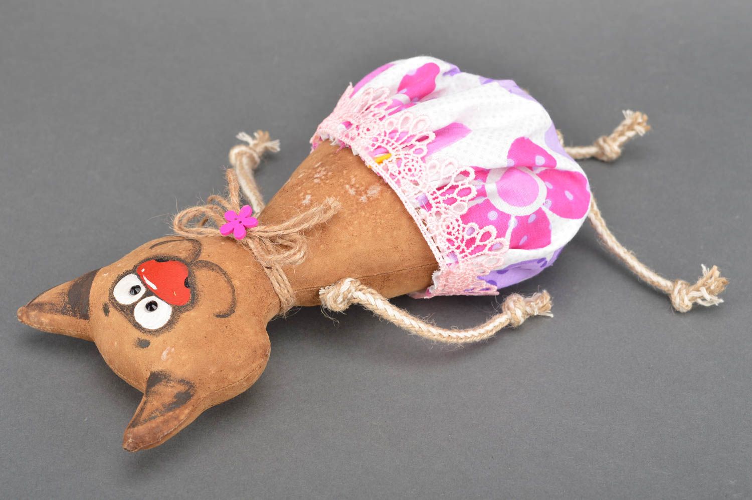 Chat en tissu fait main marron décoration belle originale jouet pour enfant photo 3
