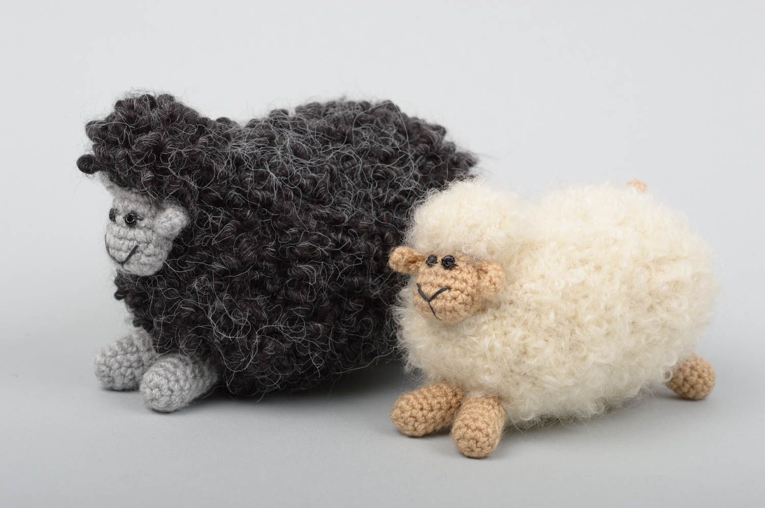 Weiche Kuscheltiere handmade Plüschtiere Schaf Spielwaren für Kinder schwarz  foto 1
