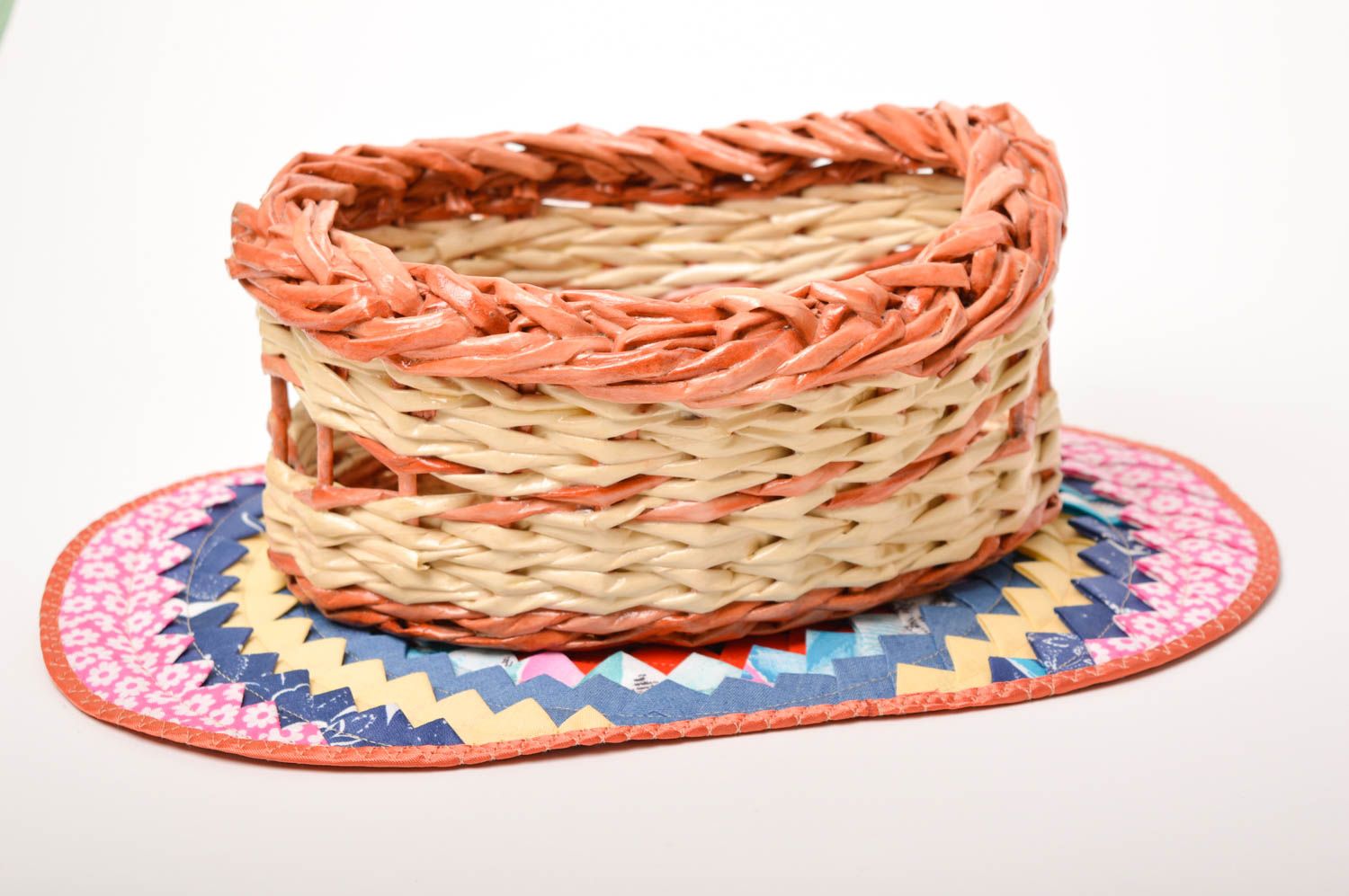 Плетеная корзина ручной работы корзина из бумаги подарочная корзина конфетница фото 1