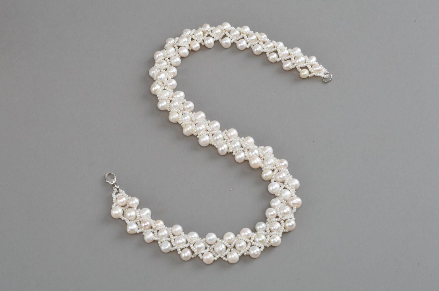 White handmade necklace pearl and beads jewelry elegant beautiful accessory photo 4