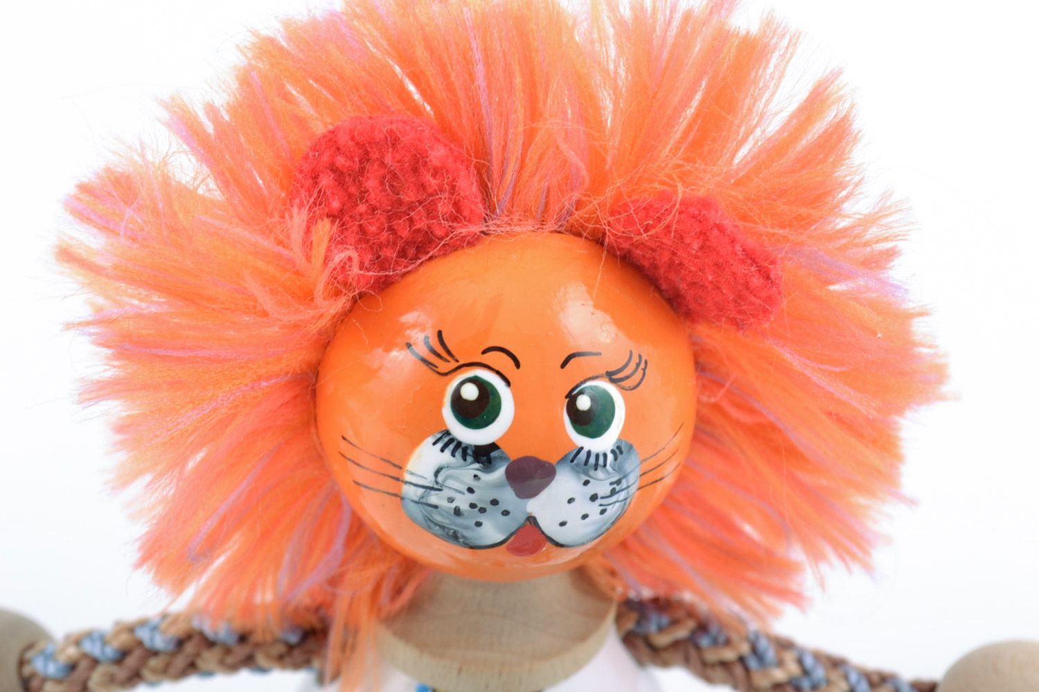 Schönes hölzernes Öko Spielzeug Löwe mit Beinen aus Schnüren handmade für Kinder foto 3