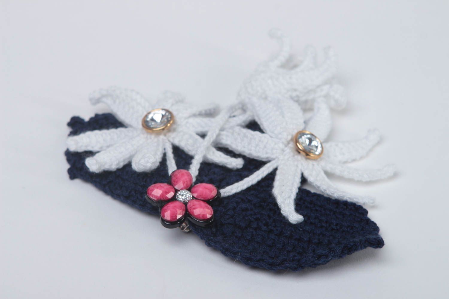 Broche textile fait main Bijou textile Accessoire femme avec fleurs blanches photo 3