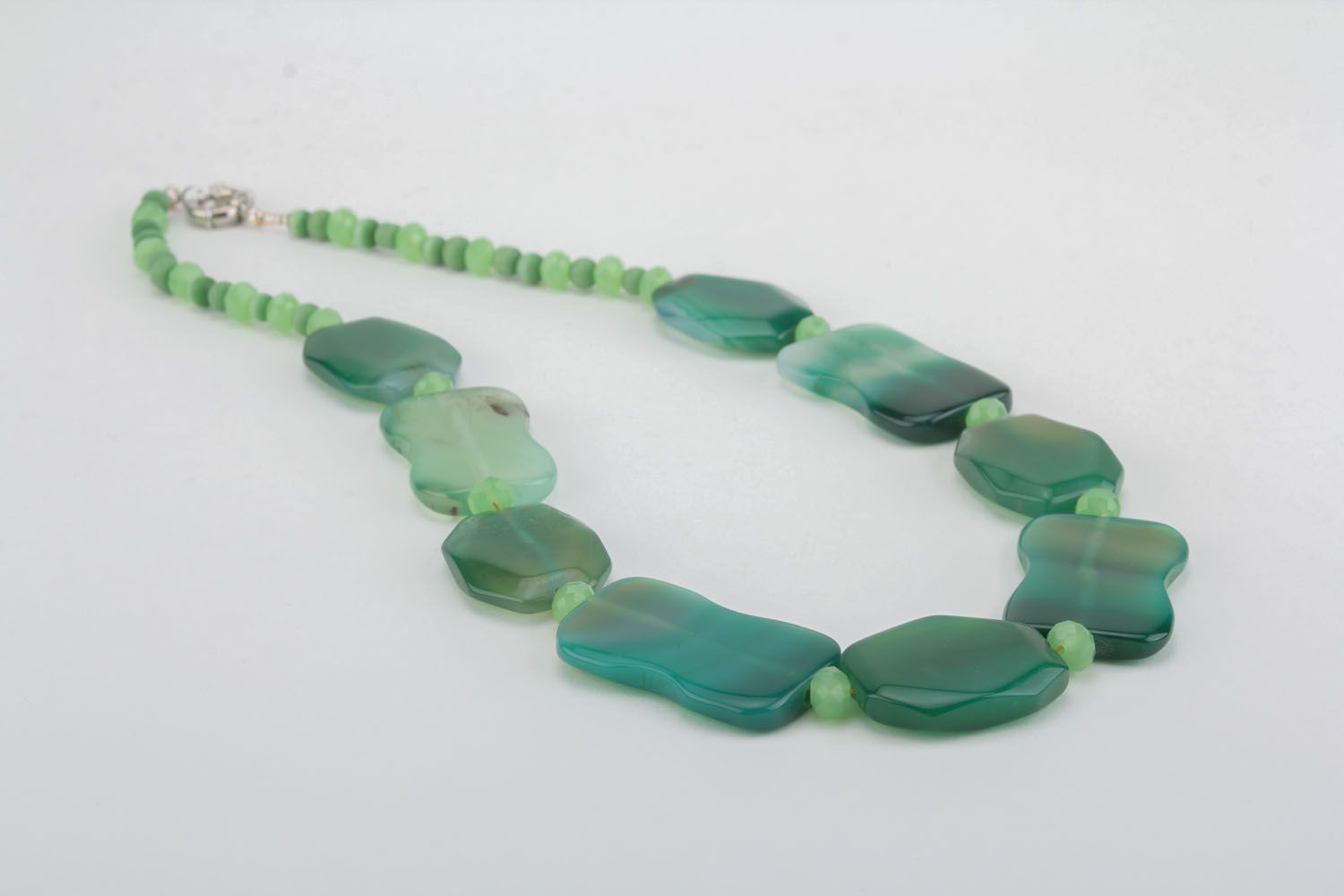 Green natural stone necklace photo 2