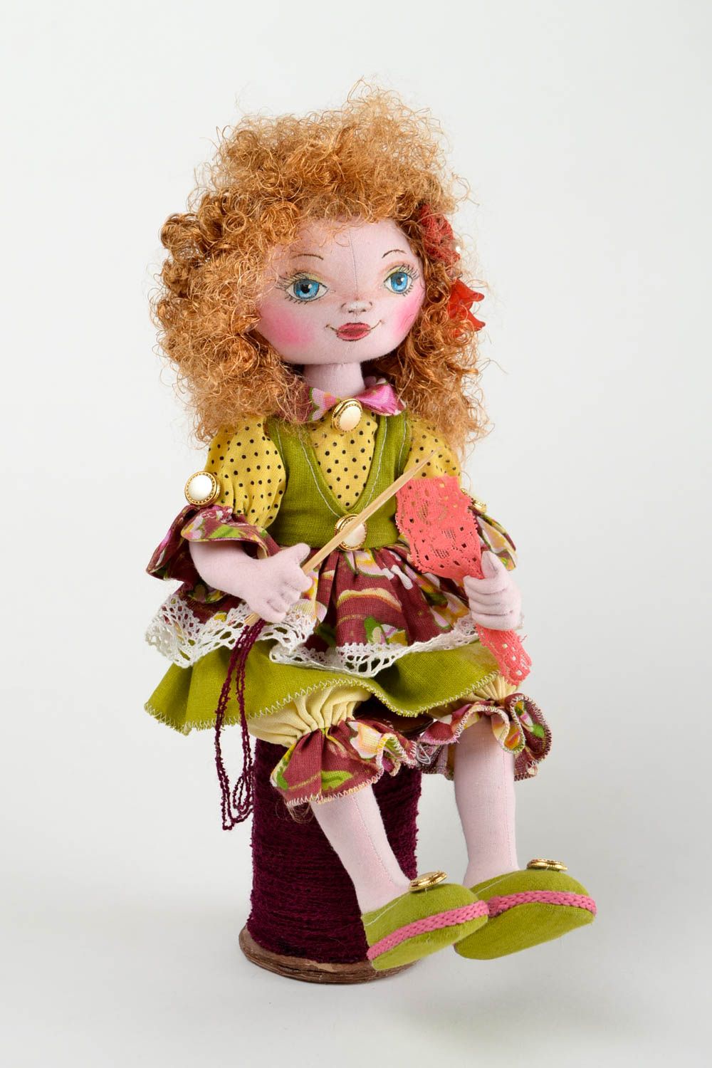 Необычная кукла ручной работы кукла для интерьера Рукодельница кукла из ткани фото 3