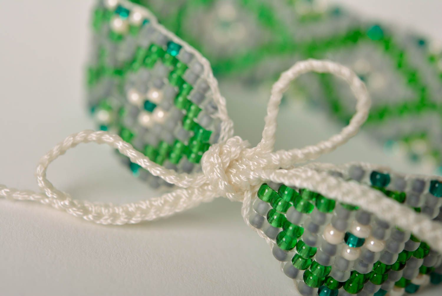 Bracelet perles rocaille Bijou fait main large vert Accessoire pour femme photo 4