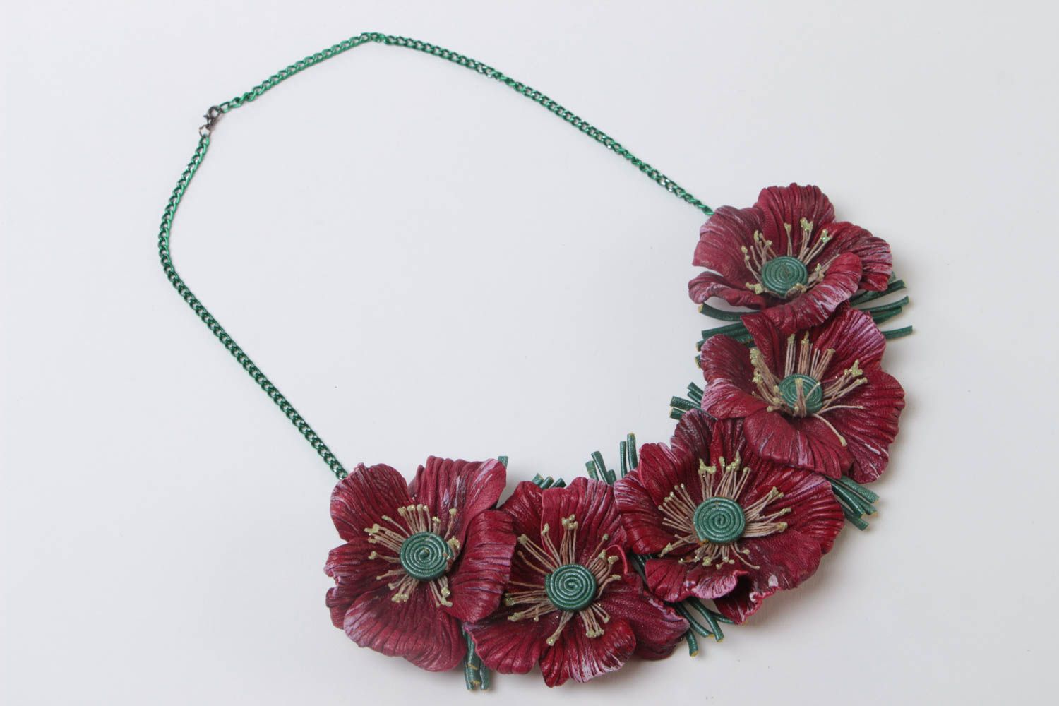 Beautiful handmade women's massive leather flower necklace on metal chain basis photo 2