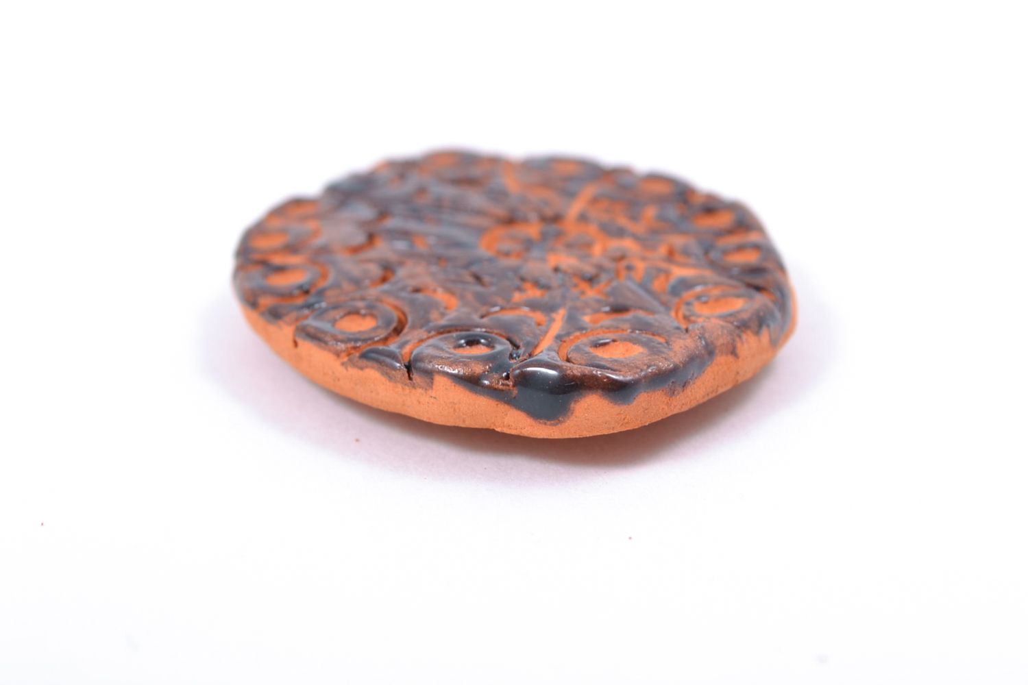 Magnet de frigo en terre cuite ovale à motif brun et noir original fait main photo 3