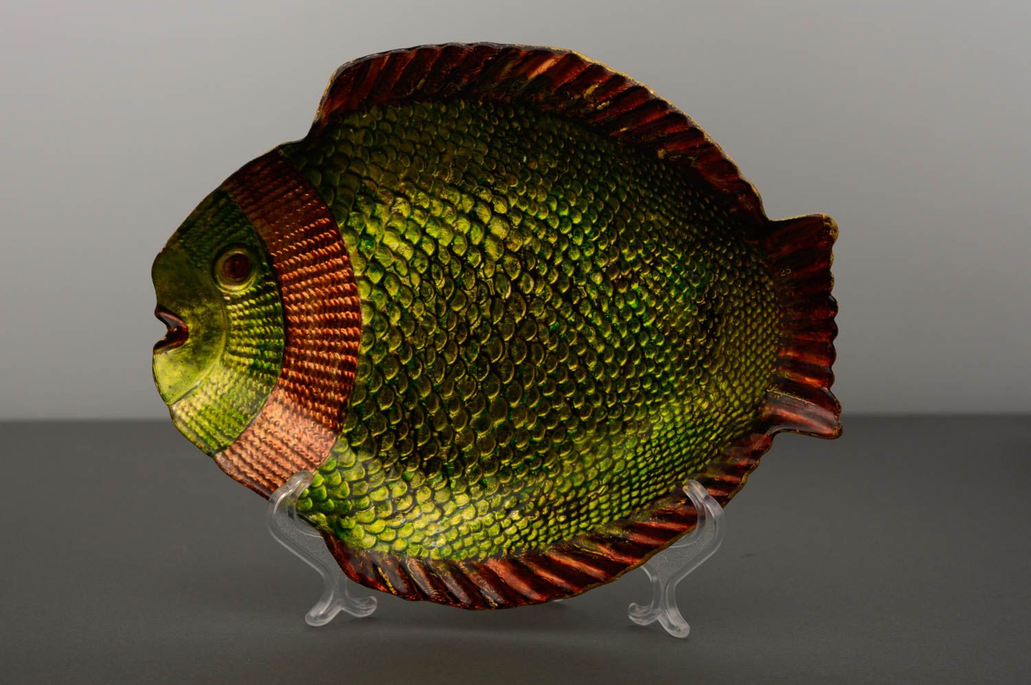 Unusual painted glass plate Fish photo 1