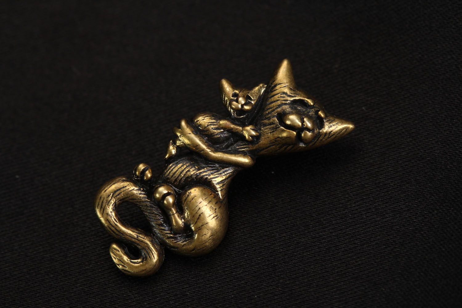 Pingente de bronze feito à mão Gato e gatinho foto 1