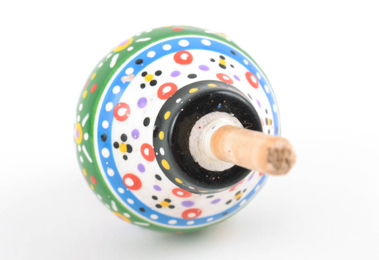 Gestreiftes Spielzeug Kreisel aus Holz mit öko reinen Farben bemalt handgemacht foto 3