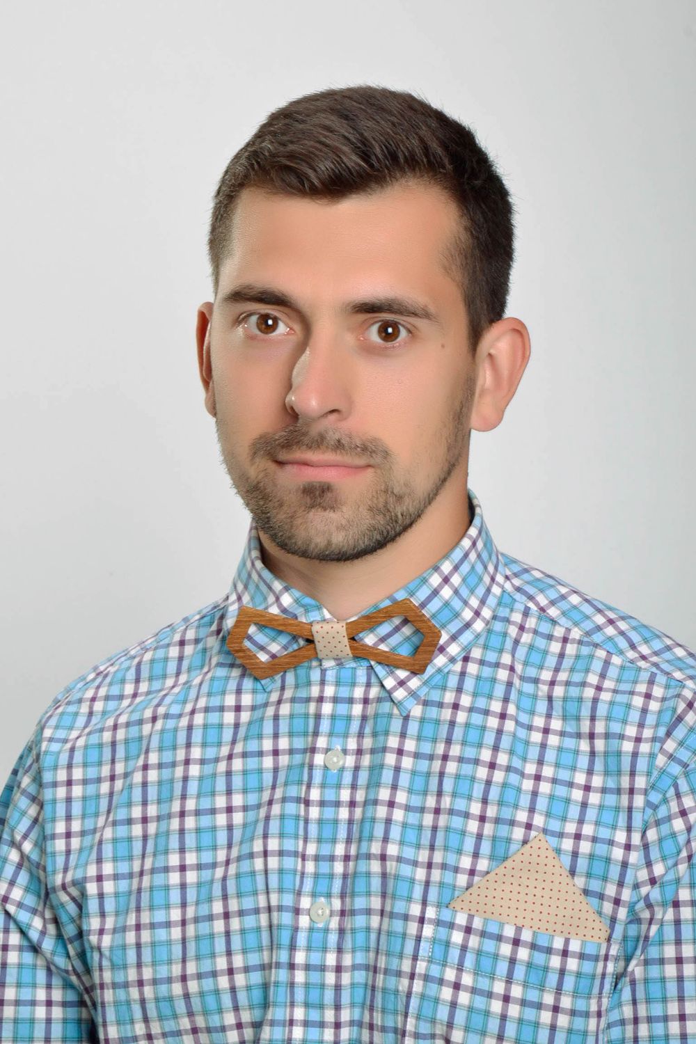 Bow Tie Made of Wood photo 2