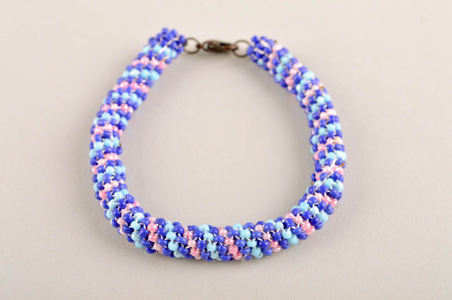 Bracelet en perles de rocailles Bijou fait main rayé original Cadeau femme photo 2
