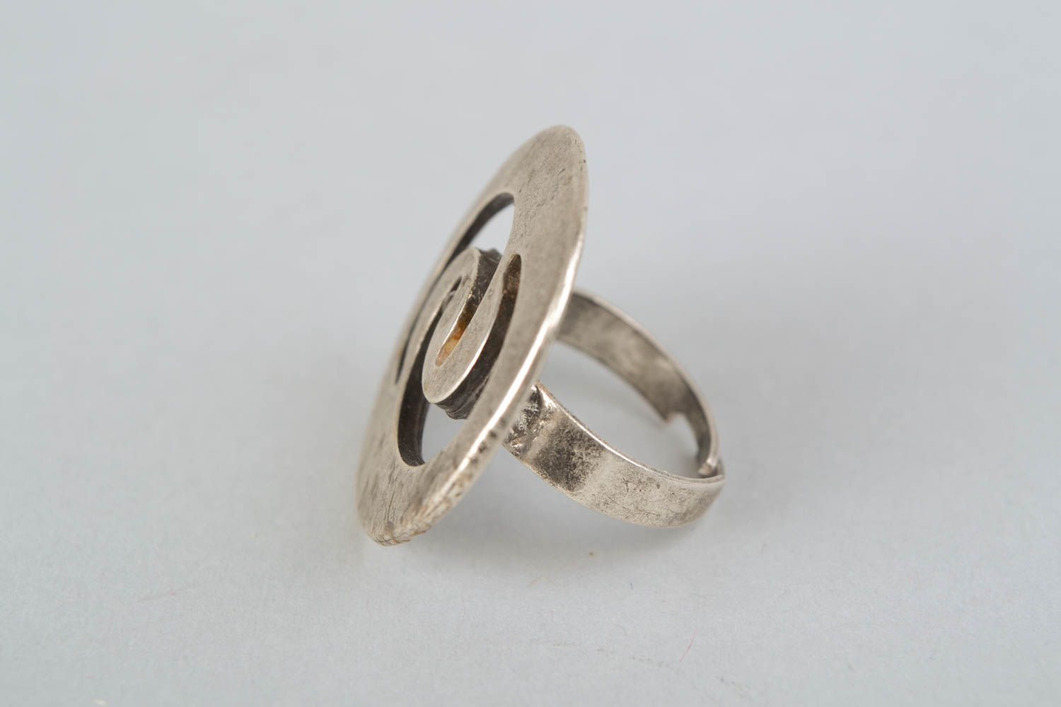 Объемное кольцо из металла Трипольские змеи фото 3