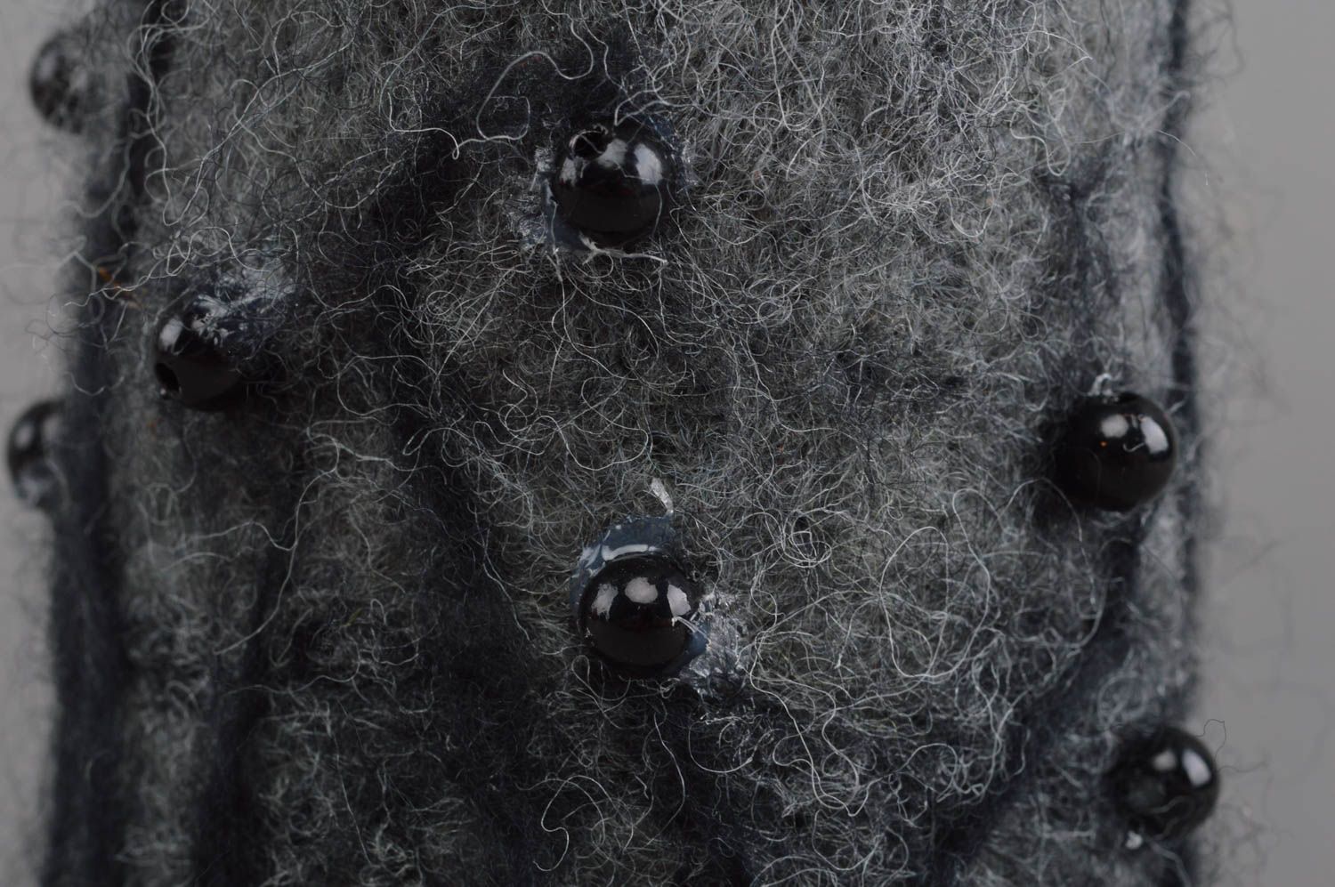 Poupée en laine feutrée faite main ange noir décorative de design écologique photo 5
