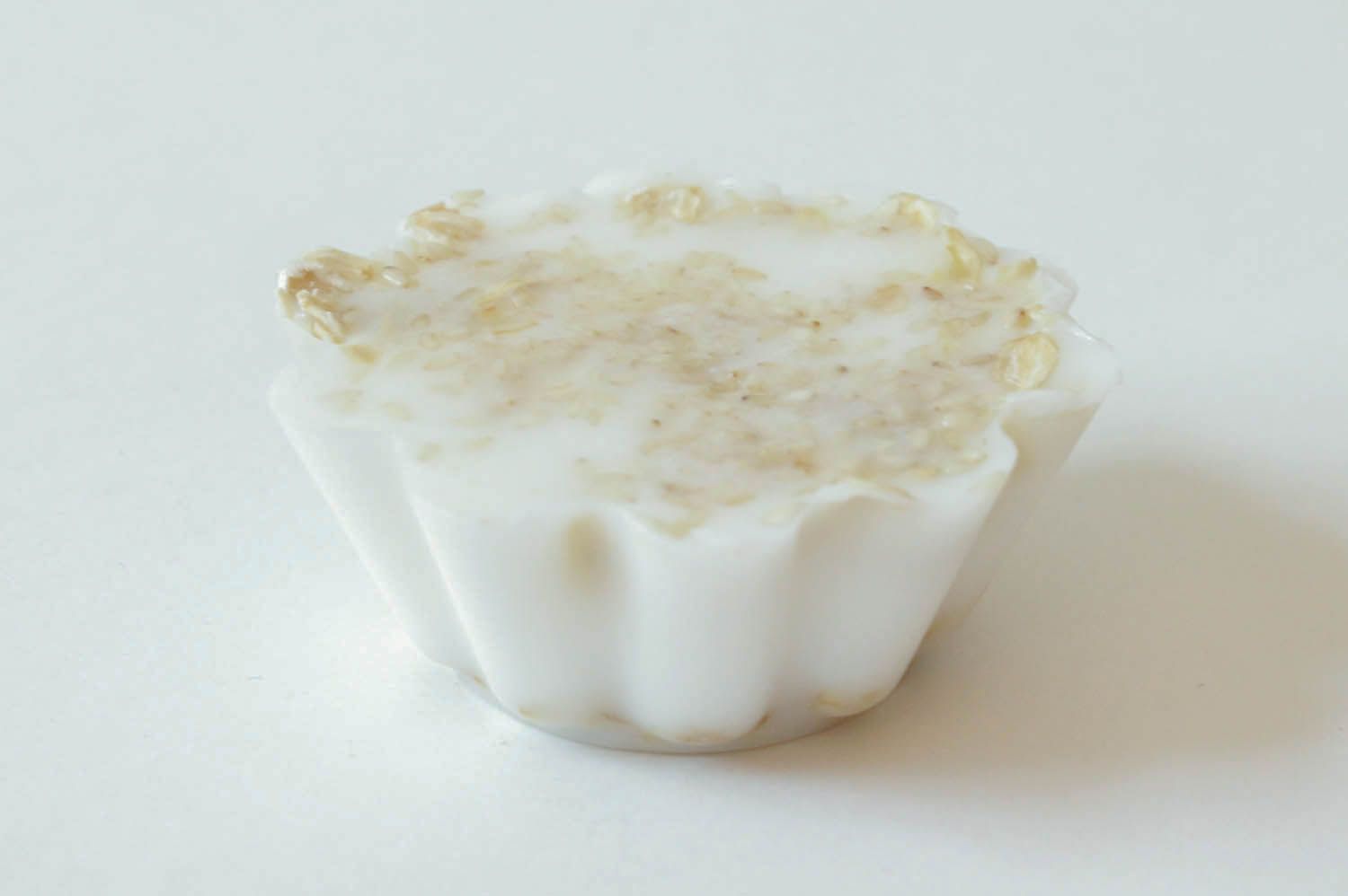 Jabón exfoliante  para cara con huesos de melocotón foto 2