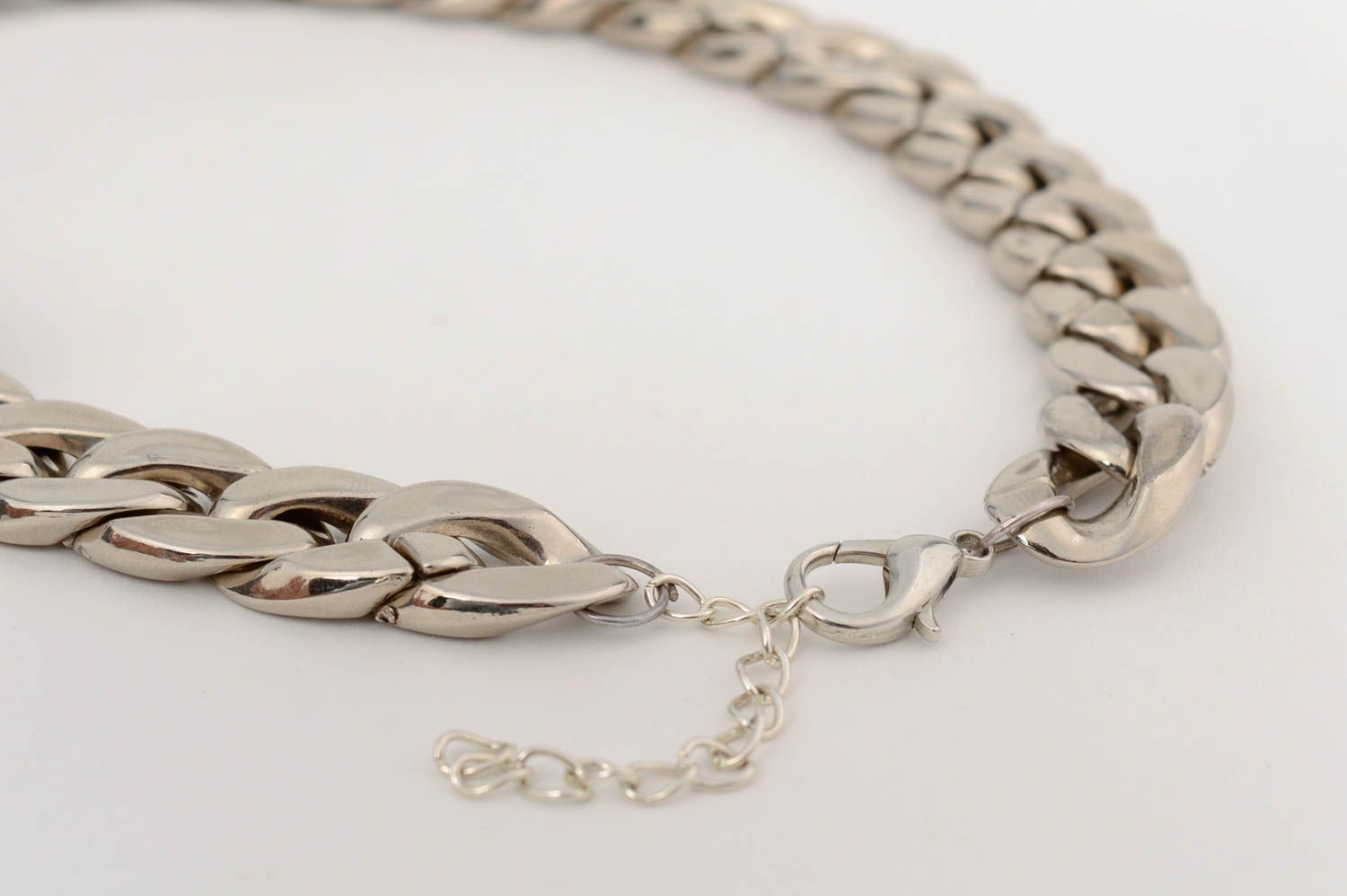 Lange Halskette aus Metall breit schön für Frauen künstlerische Handarbeit foto 3