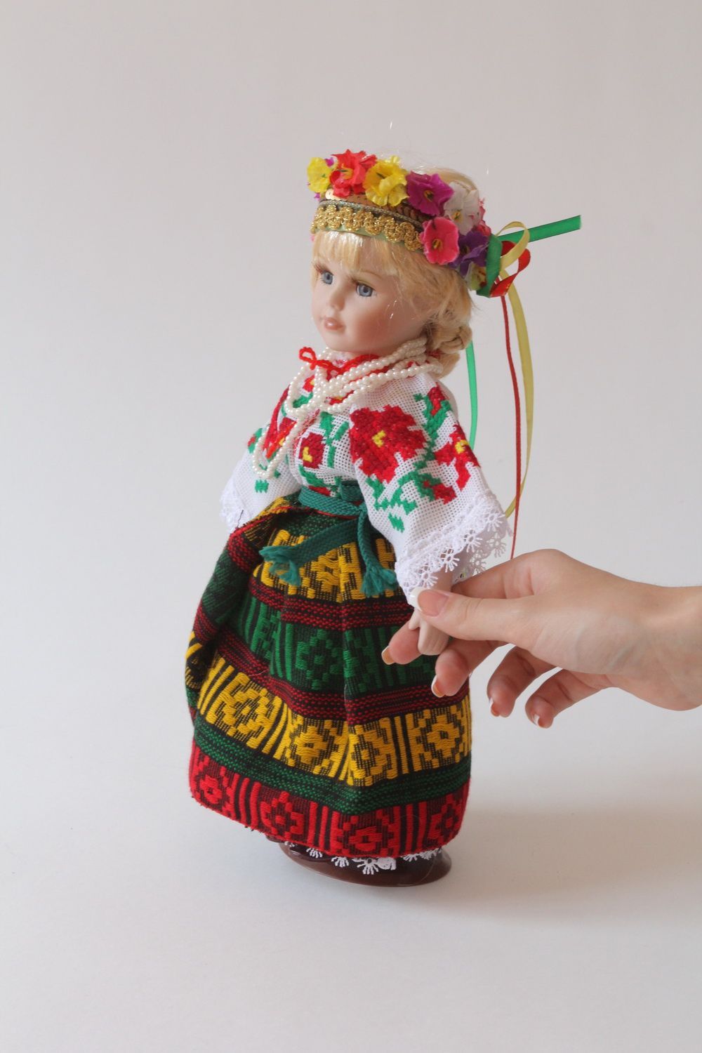 Boneca étnica artesanal num vestido tradicional  foto 3