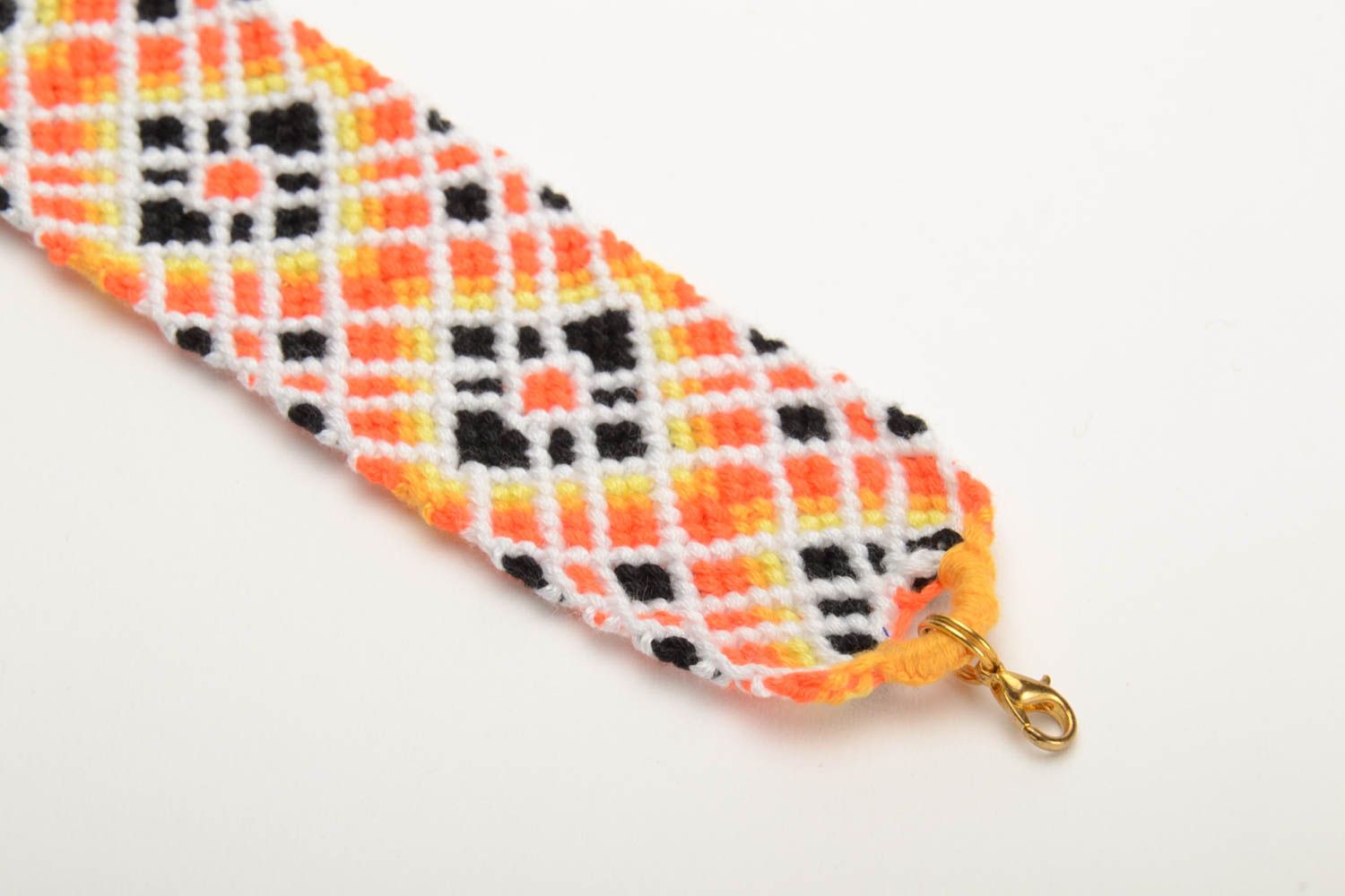 Geflochtenes Armband handmade breit schön bunt aus Mouline Fäden künstlerisch foto 2