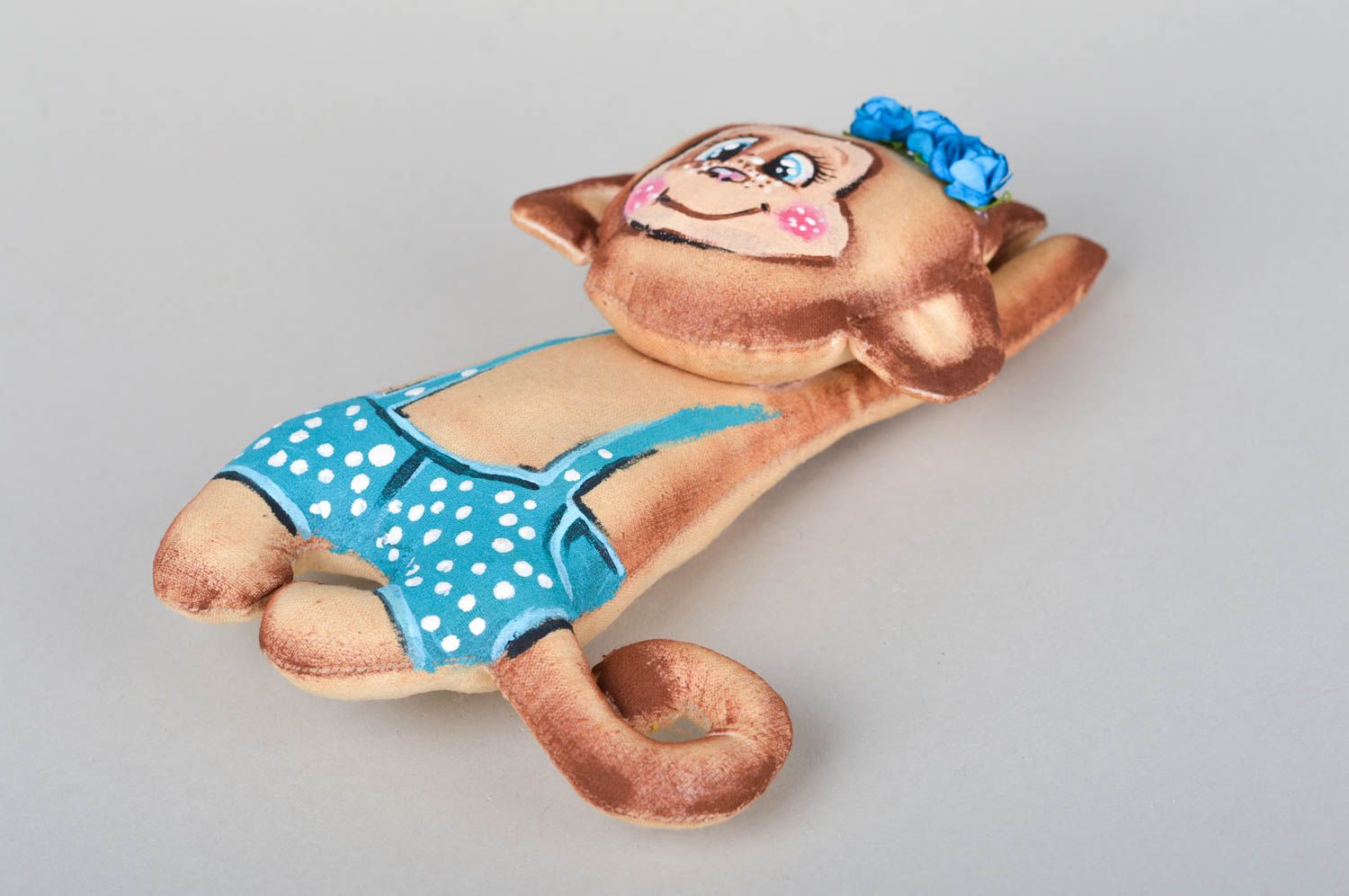 Mono de peluche divertido hecho a mano juguete infantil decoración de interior  foto 3