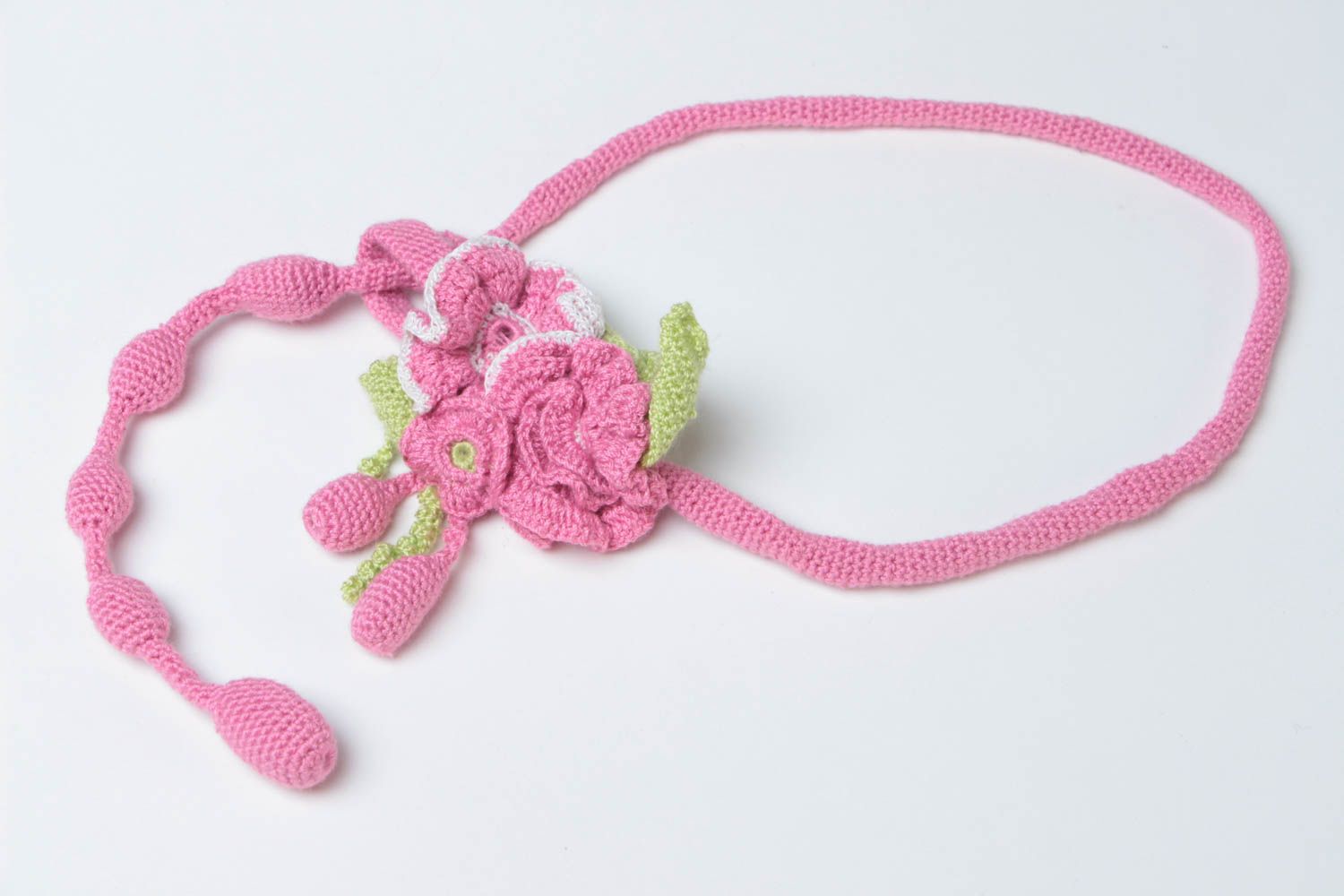 Collier textile en fils de coton Bijou fait main rose Fleurs Accessoire femme photo 2
