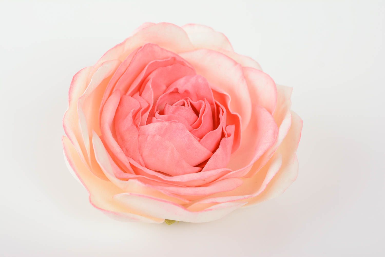 Брошь из фоамирана в виде цветка ручной работы Нежная роза красивая авторская фото 1