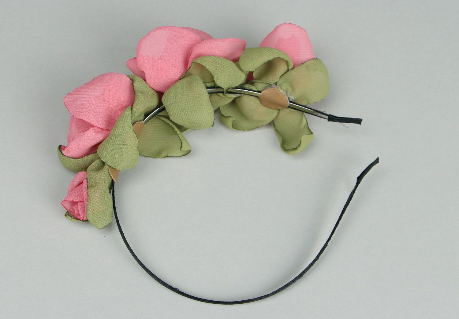 Headband with flowers photo 2