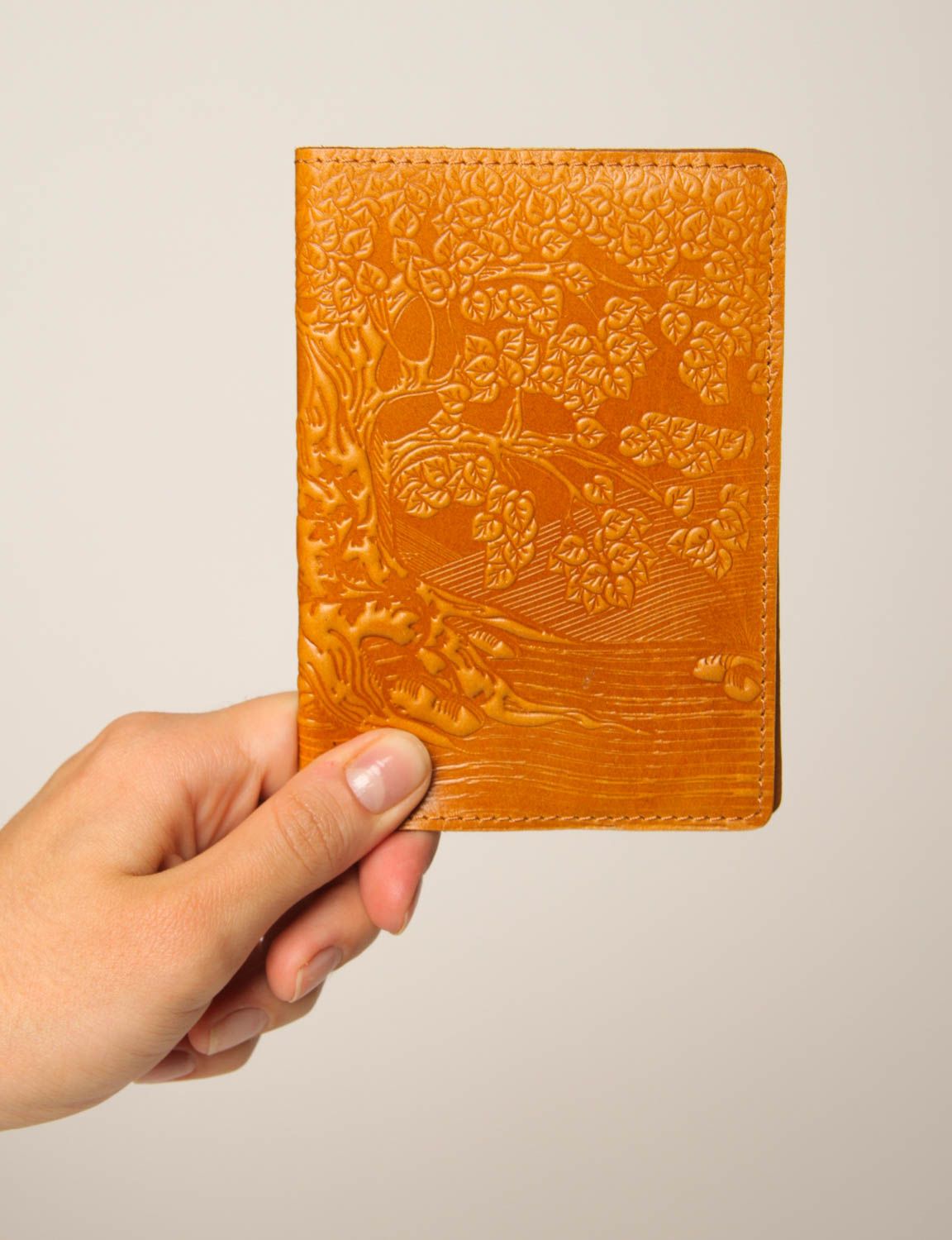 Желтый аксессуар из кожи хенд мейд обложка на паспорт оригинальный подарок фото 2