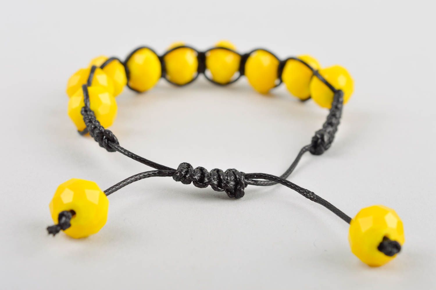 Bracelet fantaisie Bijou fait main perles jaunes lacet noir Accessoire femme photo 2