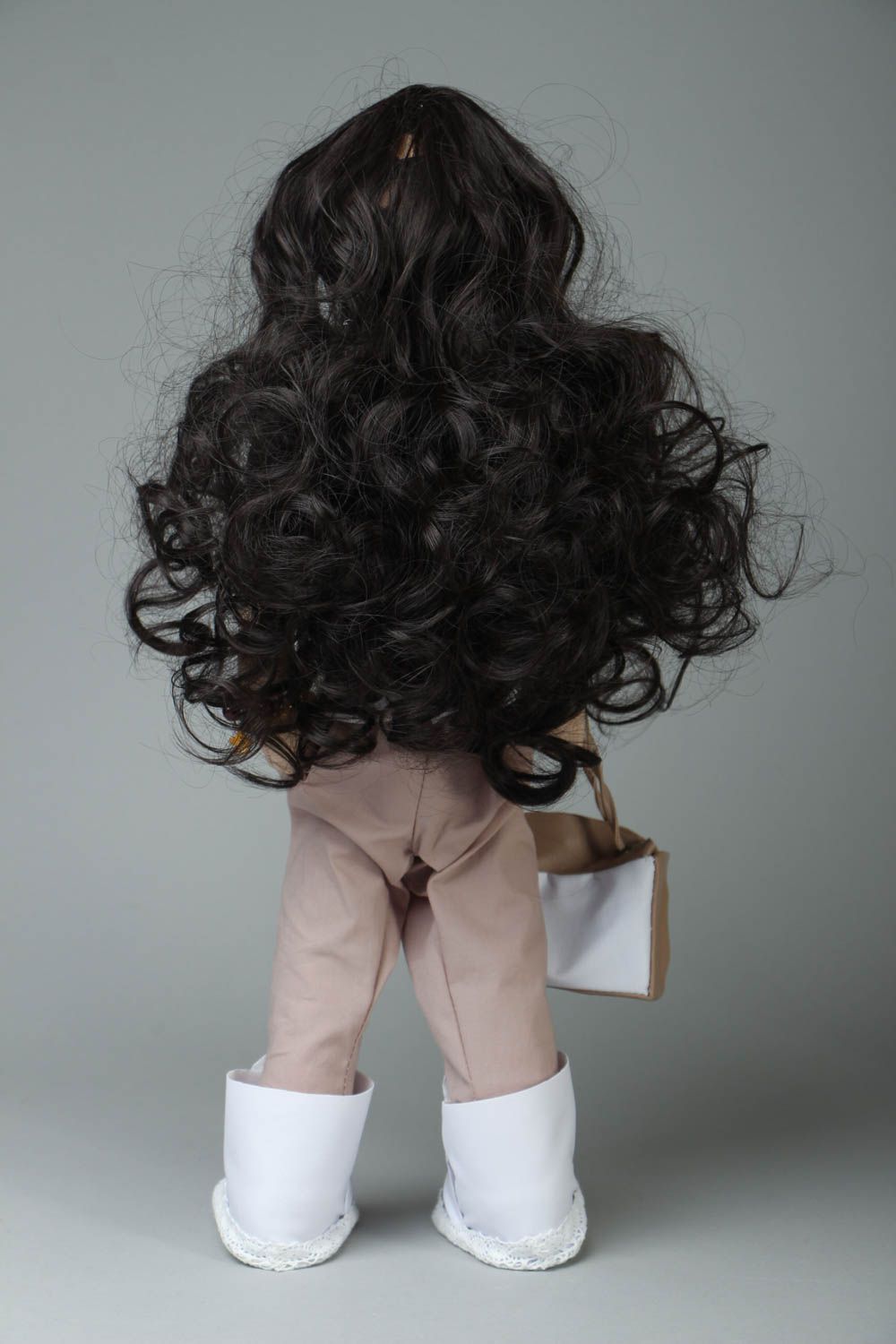 Muñeca artesanal Chica con el pelo oscuro foto 3