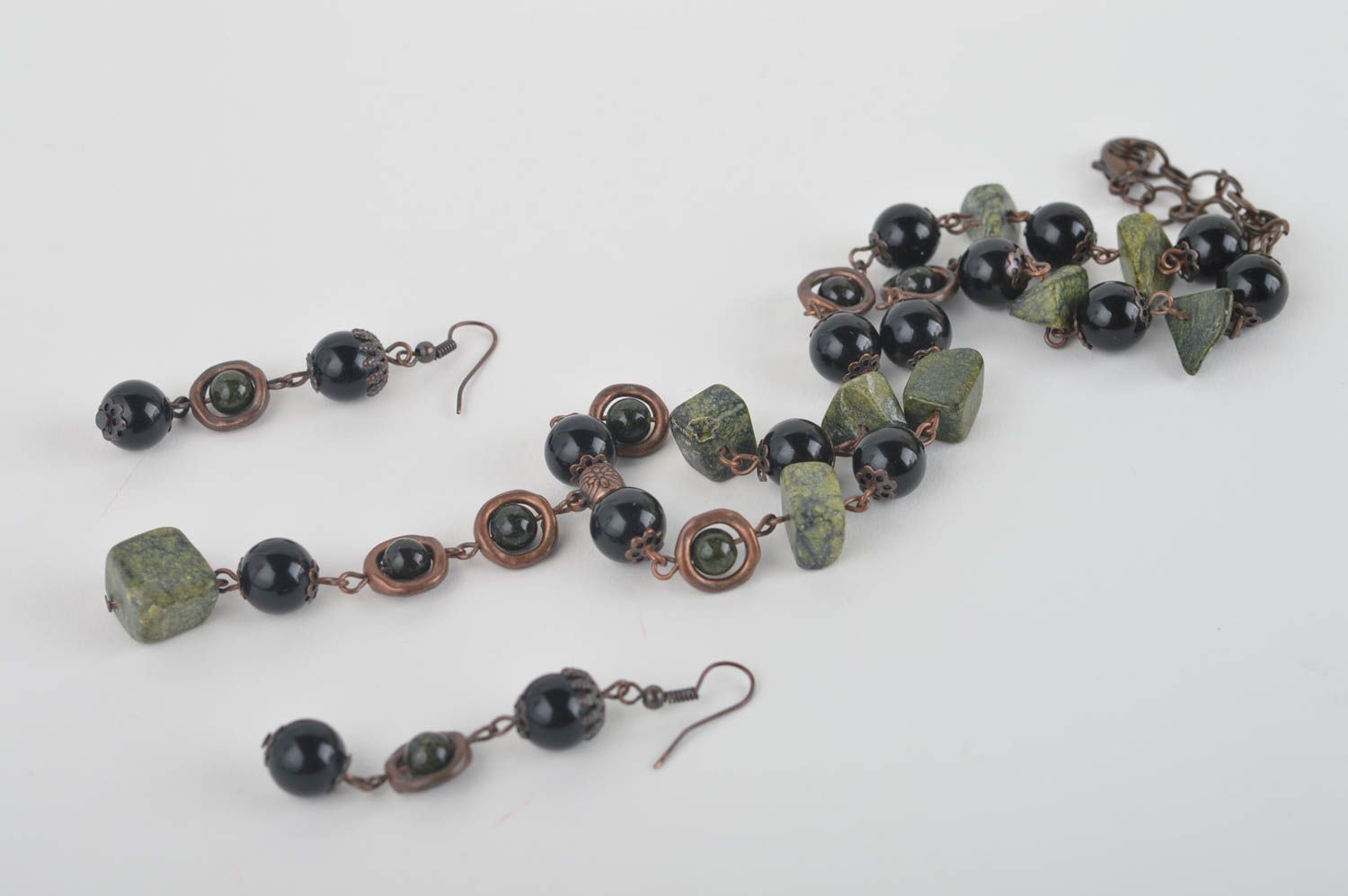 Handmade jewelry set accessories with natural stone earrings and necklace photo 3