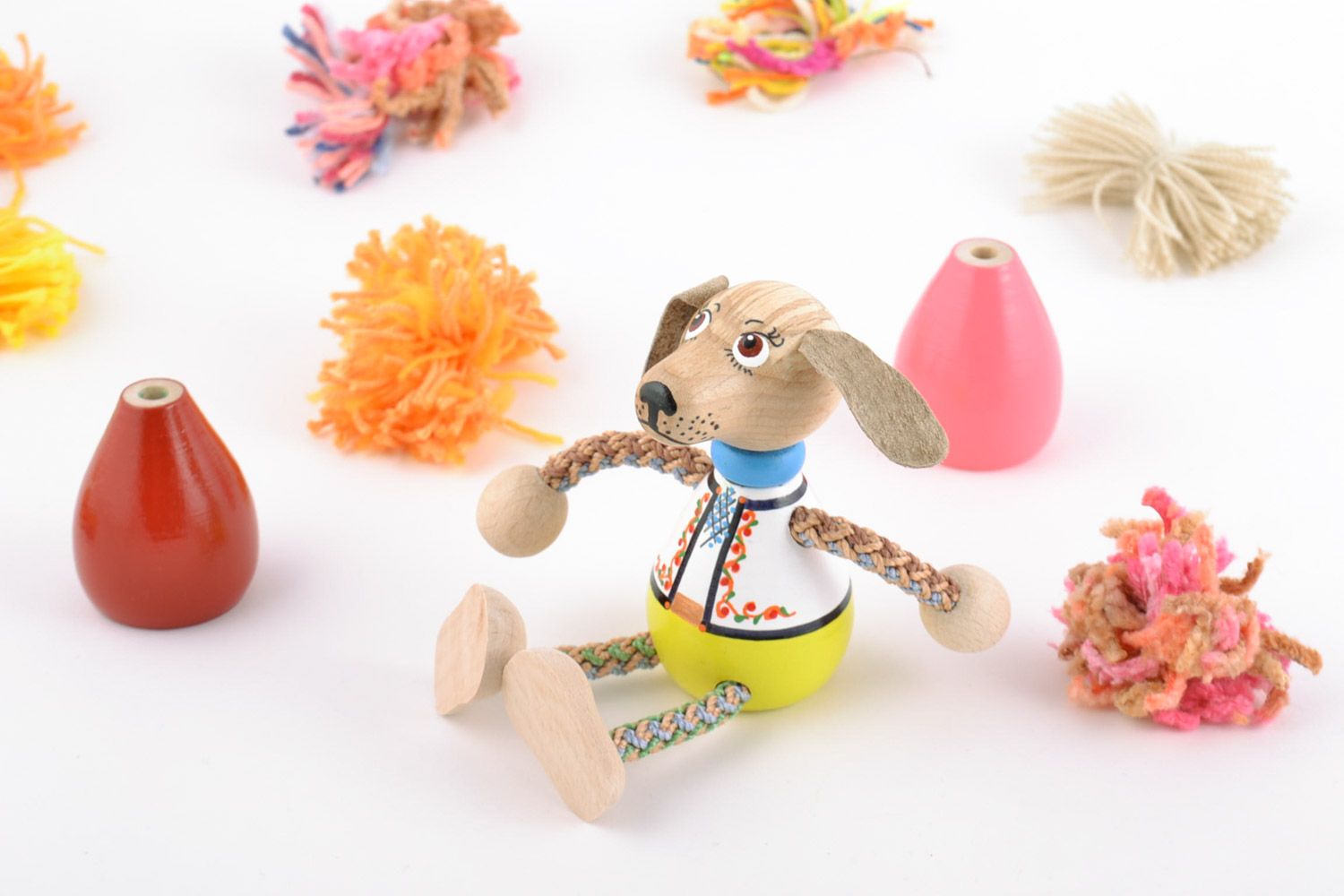 Деревянная эко игрушка из бука с росписью ручной работы собачка детская фото 1