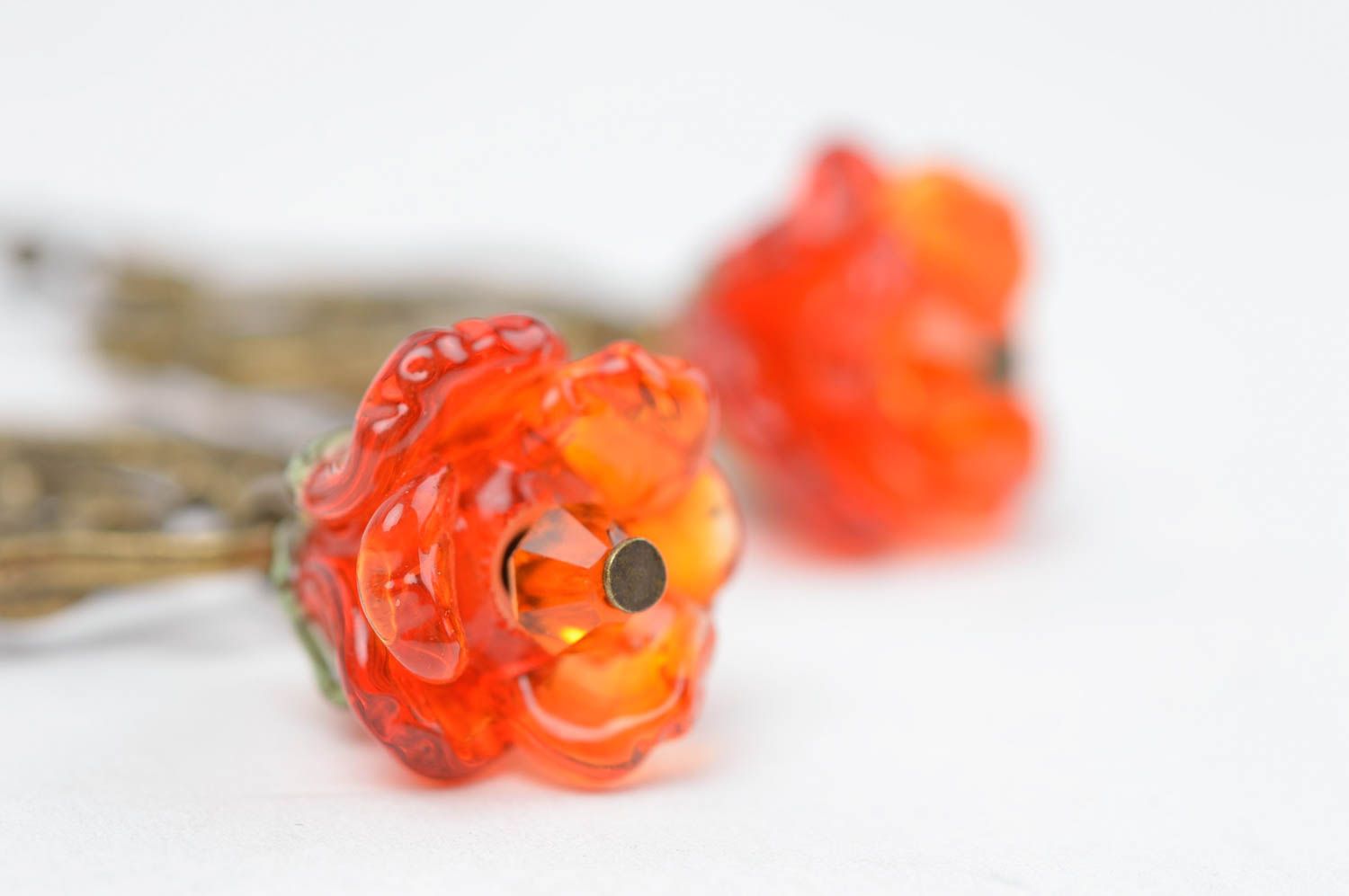Boucles d'oreilles pendantes Bijou fait main en verre Cadeau femme Roses photo 3