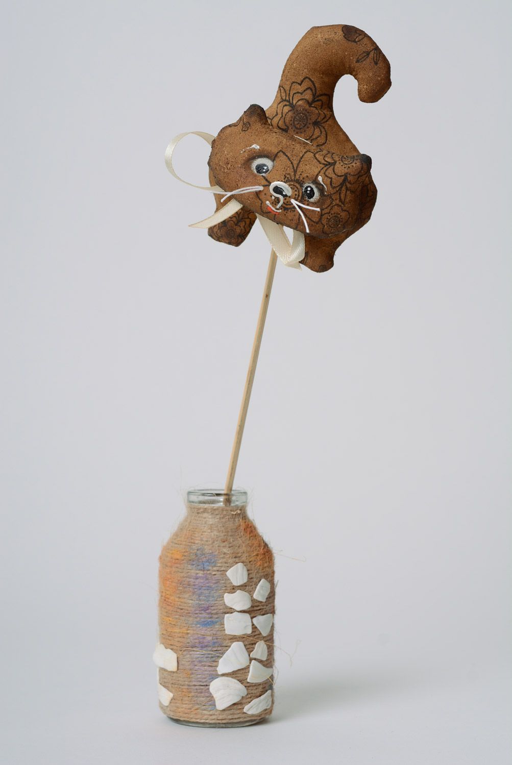 Pique pour pot de fleur fait main en forme de chat de lin aromatisé de café photo 4