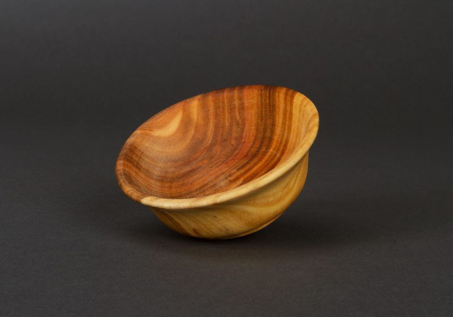 Wooden bowl photo 4