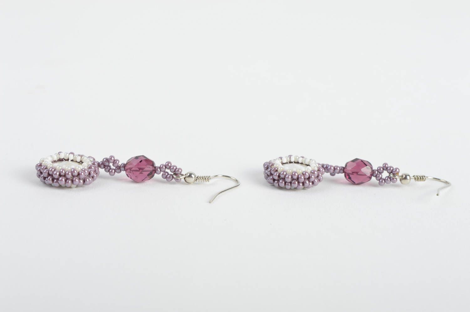 Violette helle feine schöne handgemachte Ohrringe aus Glasperlen für Frauen foto 4