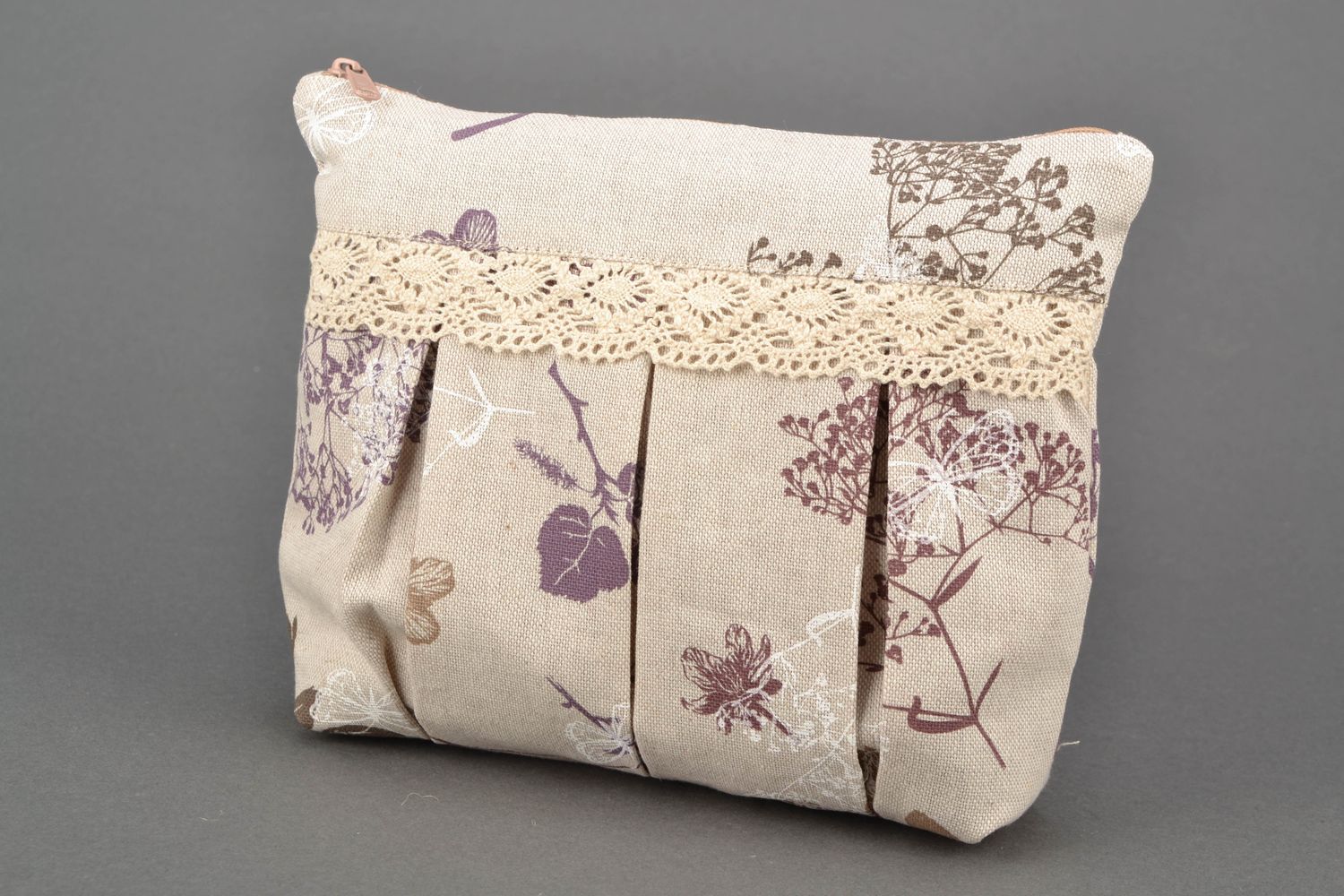Fabric cosmetic bag with lace photo 2