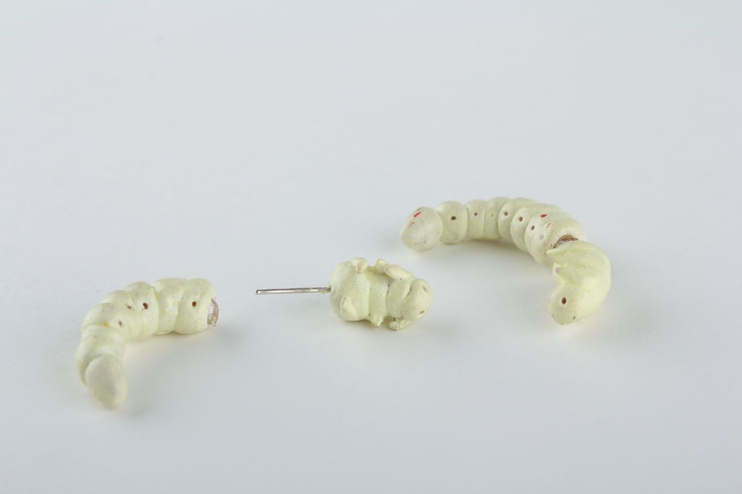 Fake ear plugs Caterpillar photo 4