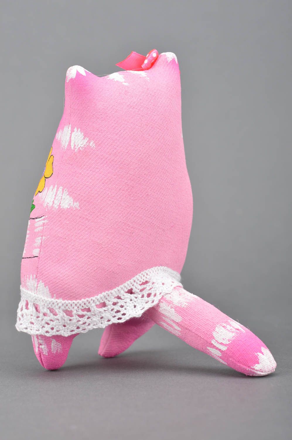 Jouet mou chat rose en tissu de coton peint de couleurs acryliques fait main photo 5