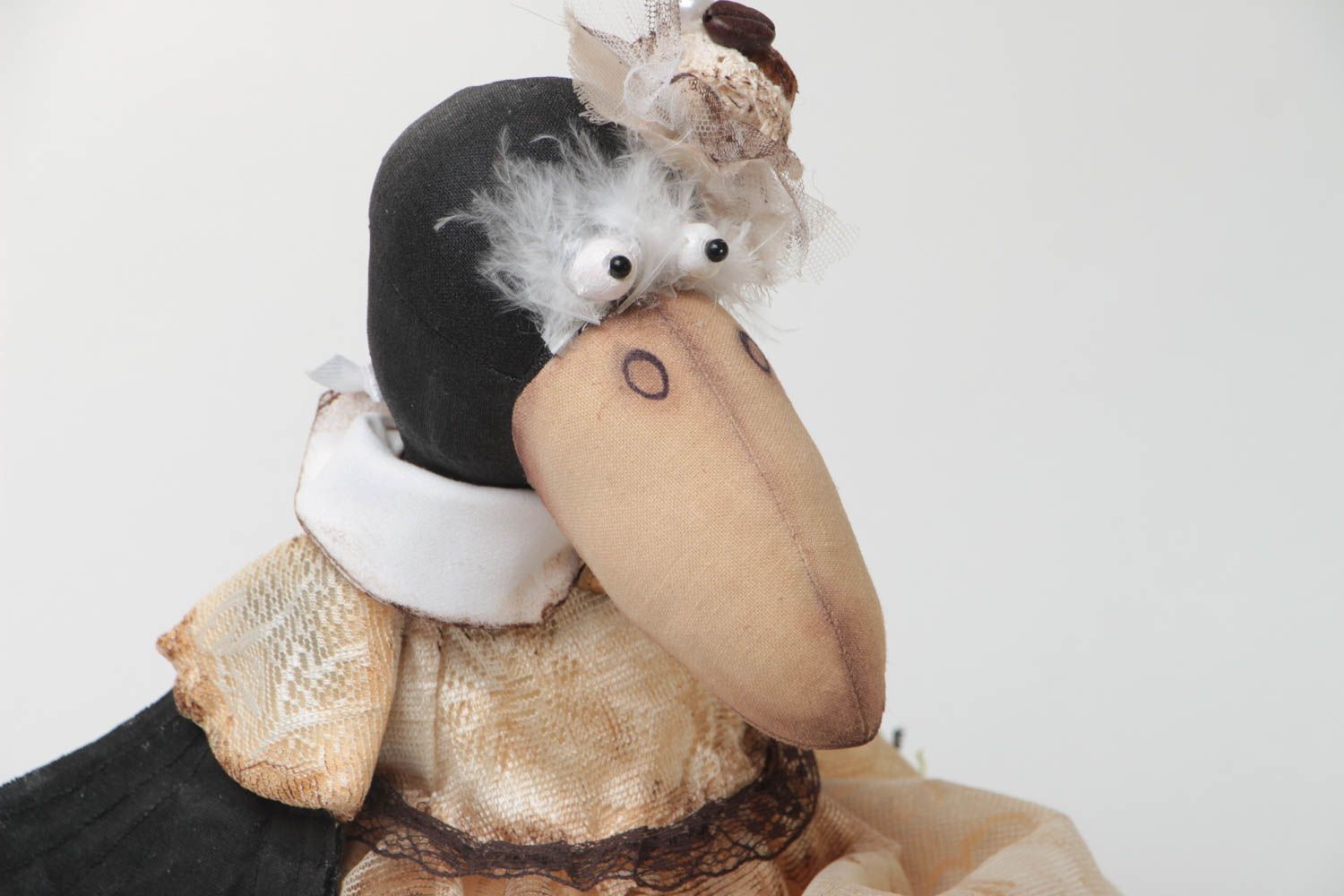 Мягкая игрушка ворона Клара в платье тканевая интерьерная ручной работы фото 3