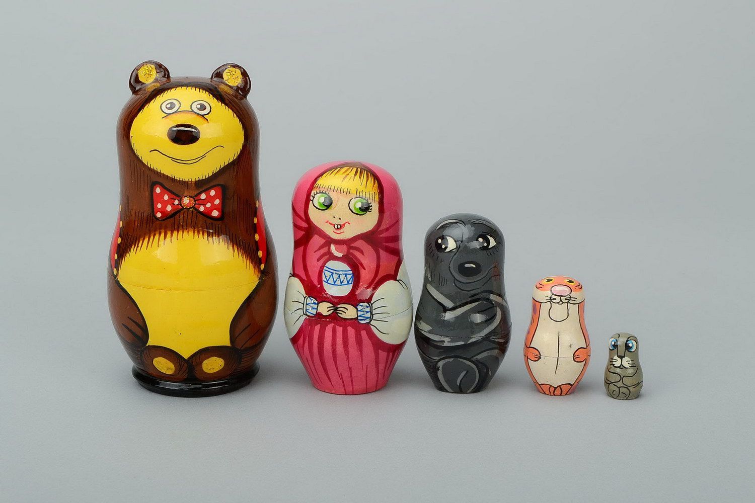 Brinquedo de madeira pintado Masha e o Urso foto 3