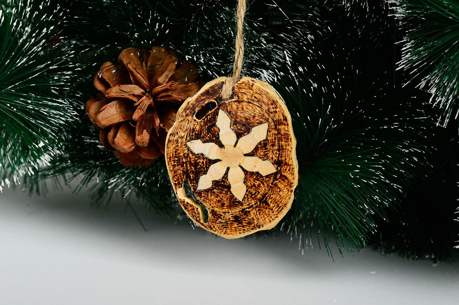 Игрушка на елку handmade декор для дома игрушка из дерева на Рождество фото 1