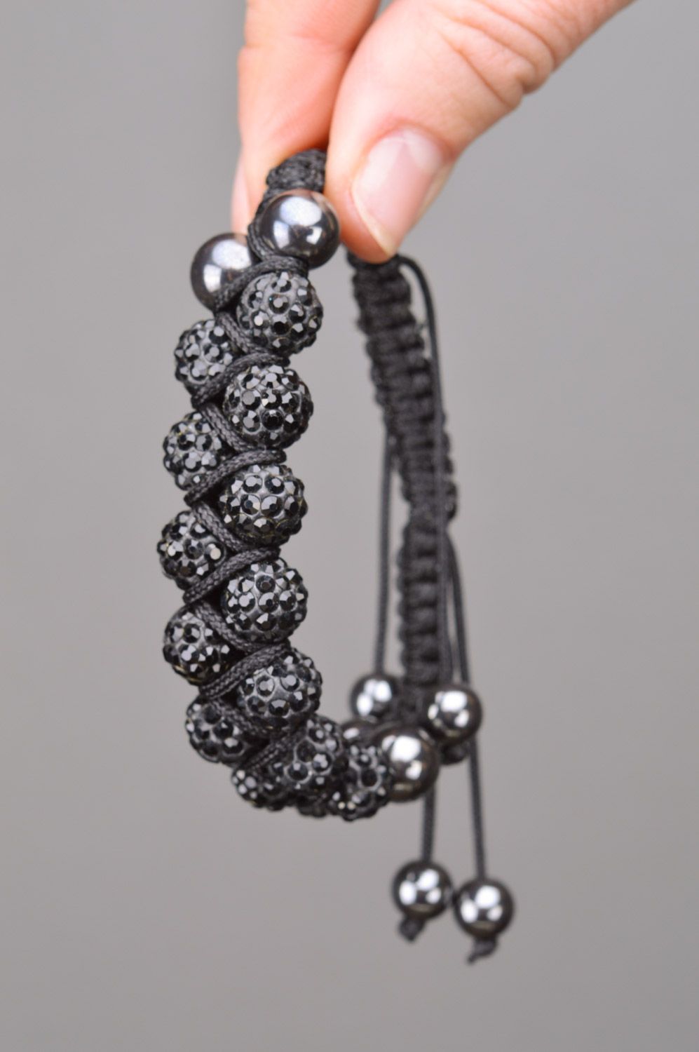 Браслет из бусин ручной работы черного цвета плетеный женский нарядный авторский фото 3